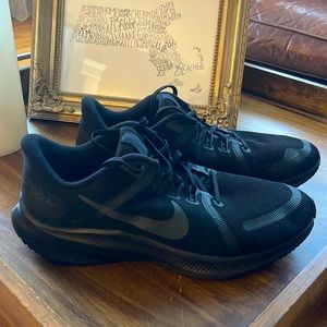 Nike Mens black Quest 4. No box size 11.